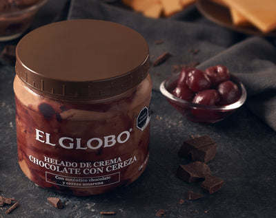 Helado de Crema Chocolate con Cereza