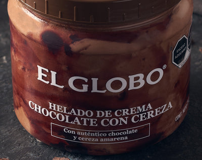 Helado de Crema Chocolate con Cereza